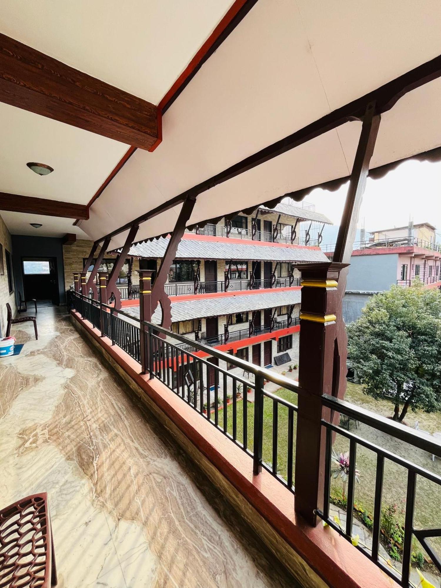 Butterfly alojamiento Pokhara Exterior foto