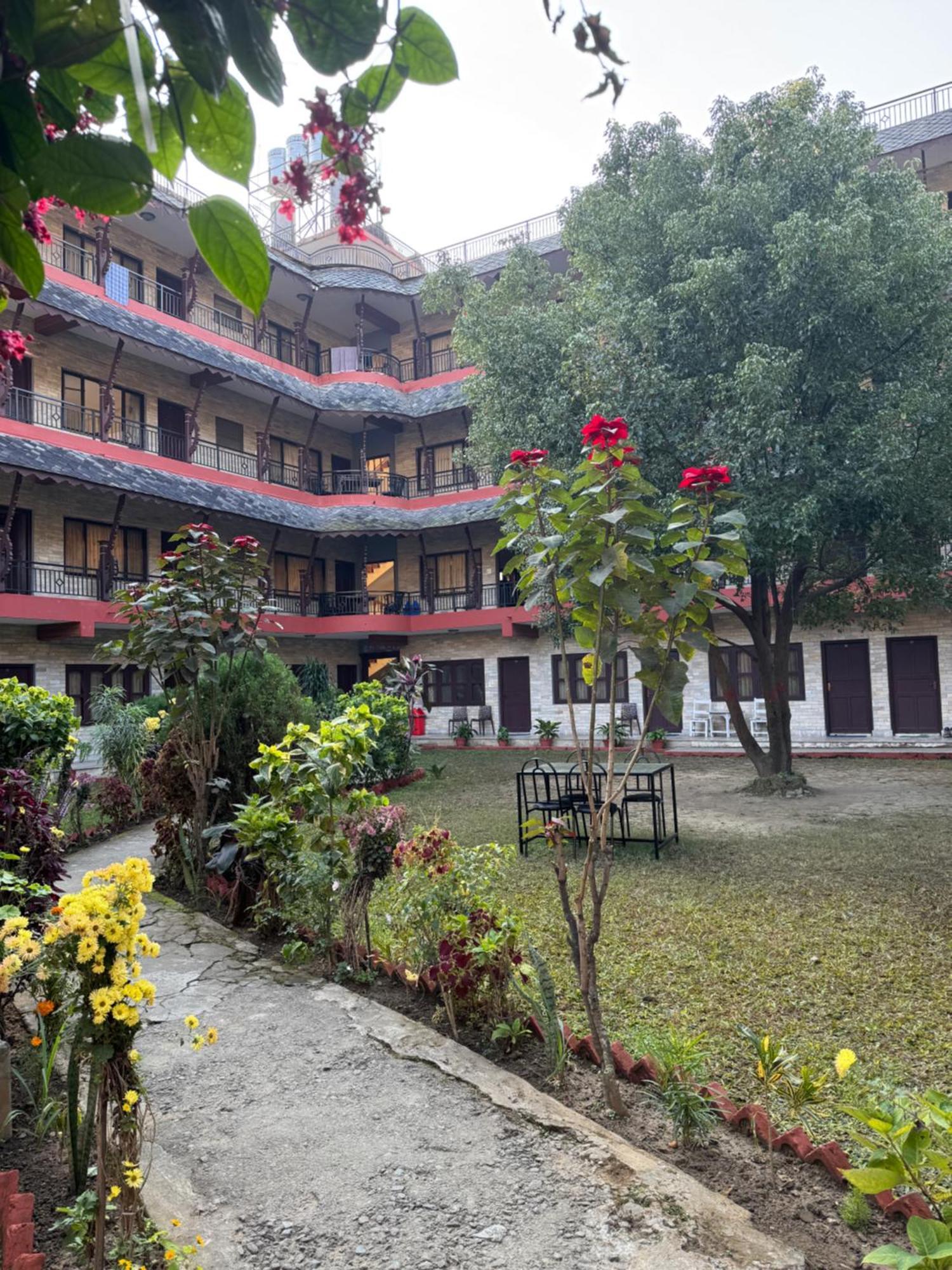 Butterfly alojamiento Pokhara Exterior foto